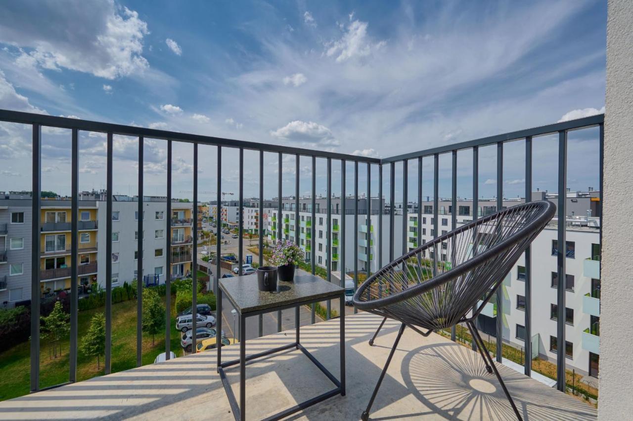 Exclusive Apartment With Balcony & Parking Wroclaw By Renters Prestige Esterno foto