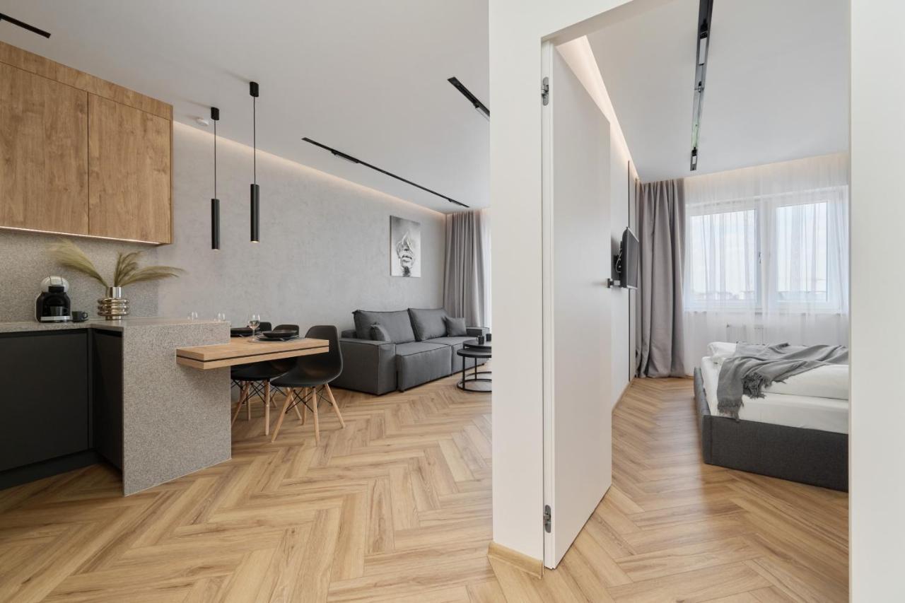 Exclusive Apartment With Balcony & Parking Wroclaw By Renters Prestige Esterno foto