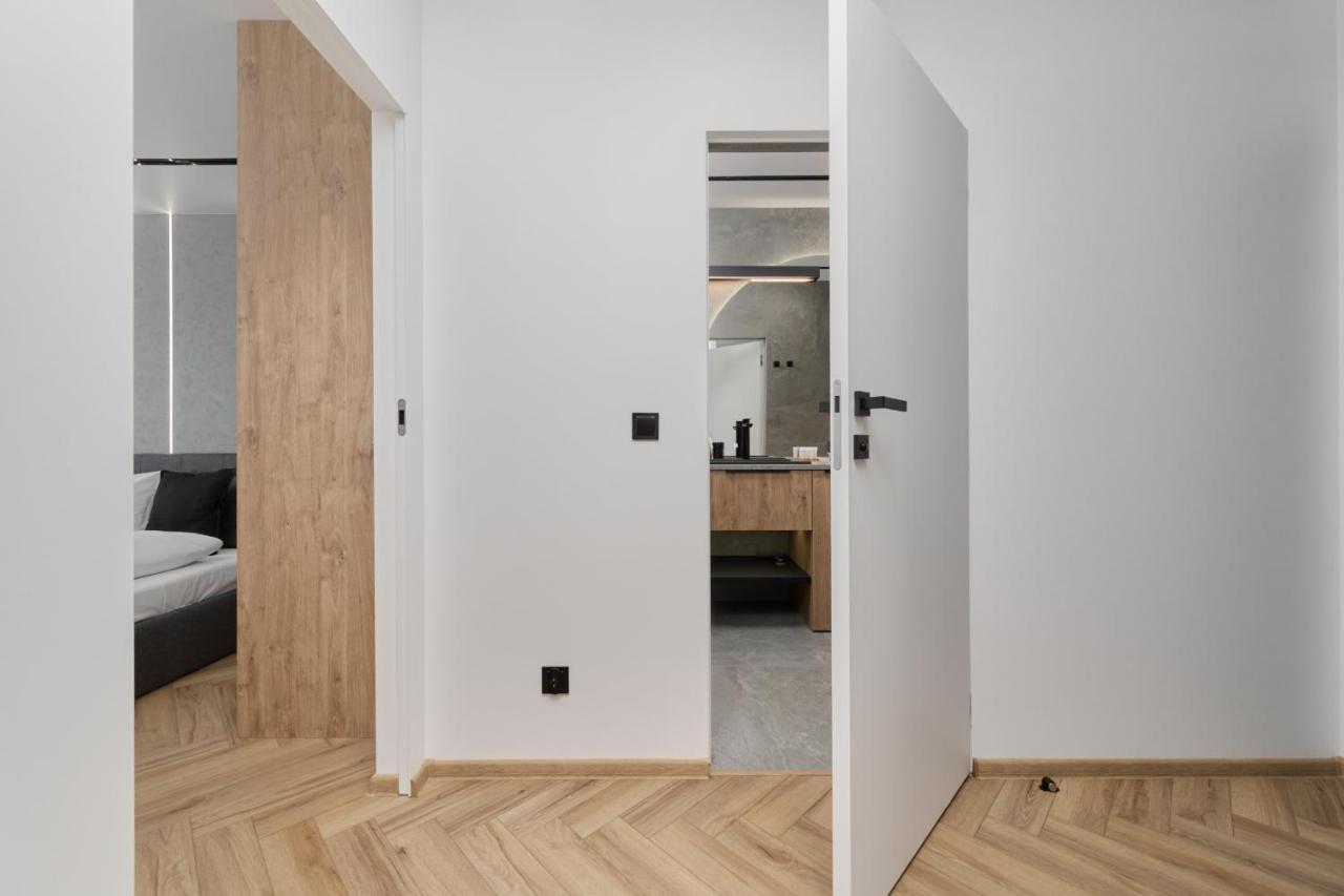Exclusive Apartment With Balcony & Parking Wroclaw By Renters Prestige Esterno foto