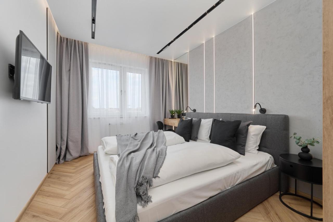 Exclusive Apartment With Balcony & Parking Wroclaw By Renters Prestige Esterno foto