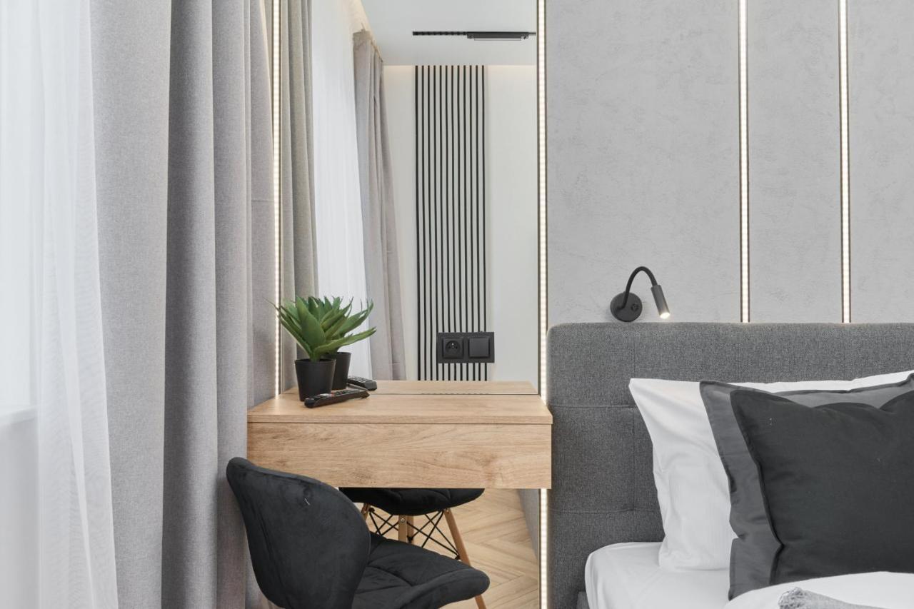 Exclusive Apartment With Balcony & Parking Wroclaw By Renters Prestige Esterno foto