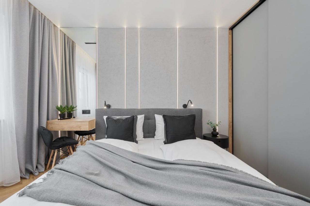 Exclusive Apartment With Balcony & Parking Wroclaw By Renters Prestige Esterno foto