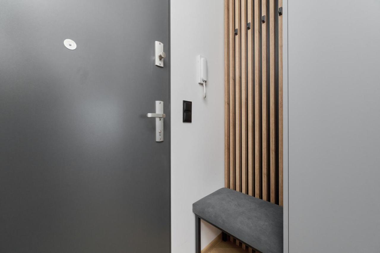 Exclusive Apartment With Balcony & Parking Wroclaw By Renters Prestige Esterno foto