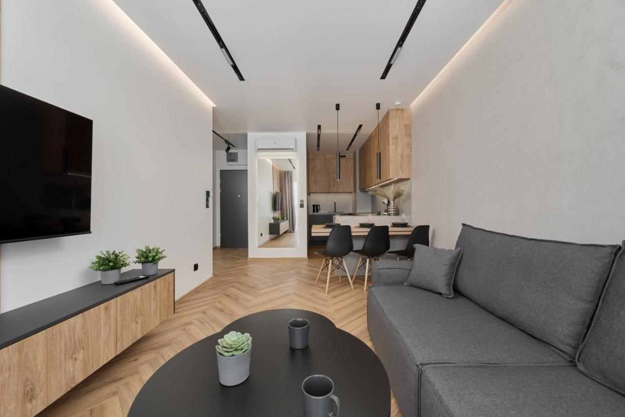 Exclusive Apartment With Balcony & Parking Wroclaw By Renters Prestige Esterno foto