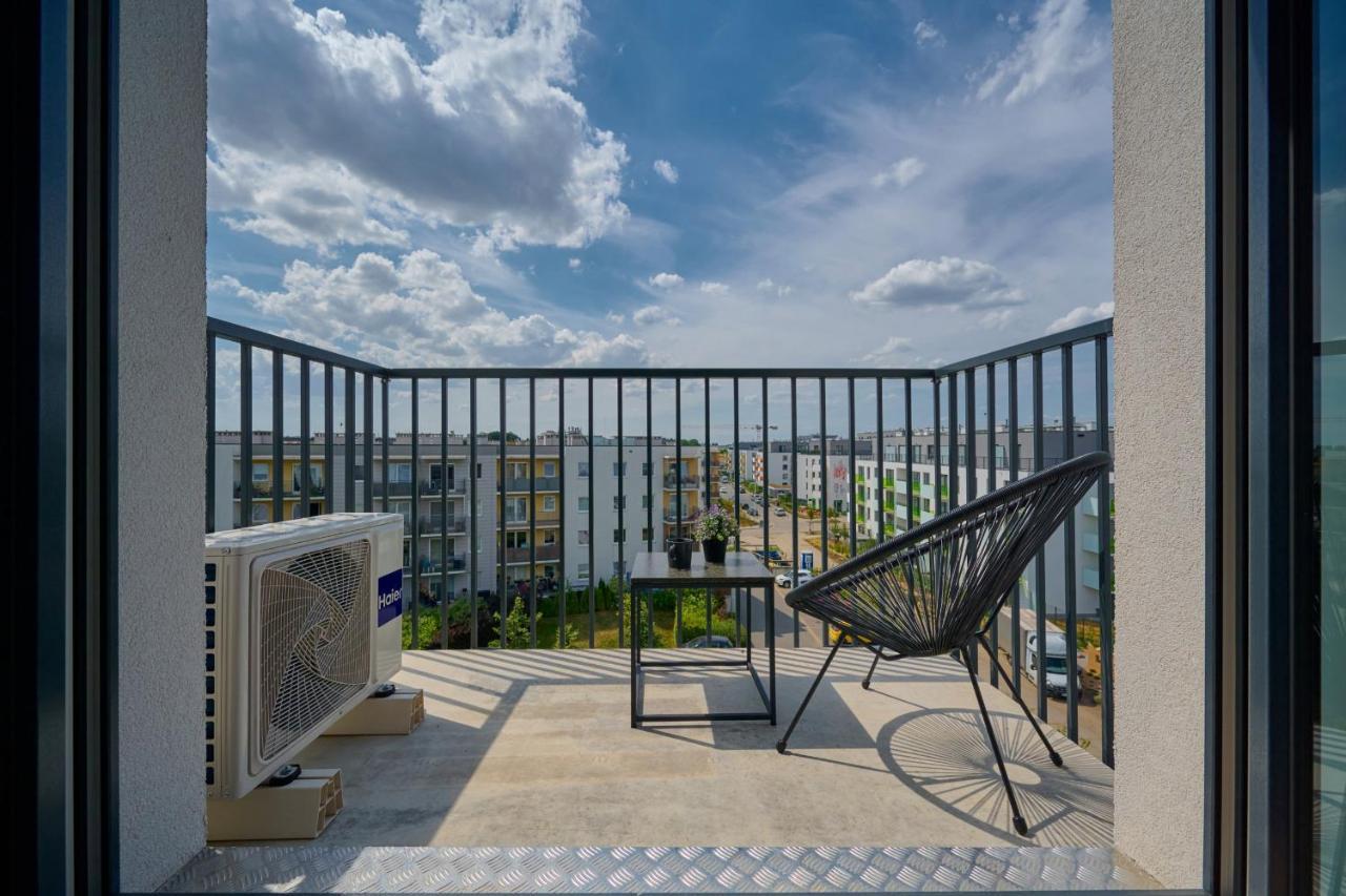 Exclusive Apartment With Balcony & Parking Wroclaw By Renters Prestige Esterno foto