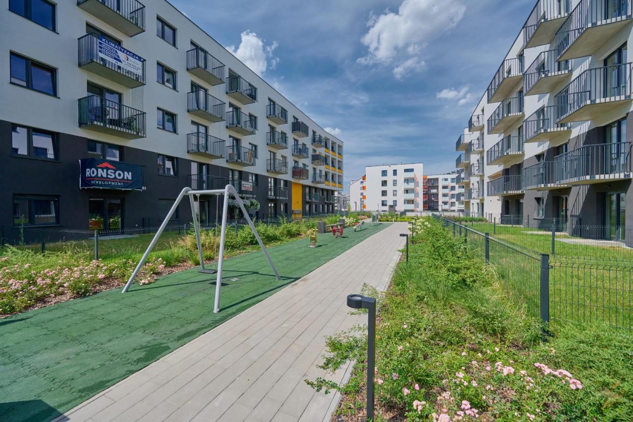 Exclusive Apartment With Balcony & Parking Wroclaw By Renters Prestige Esterno foto
